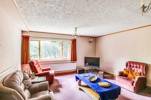 45 Howard Road, Coulsdon, CR5 2EB