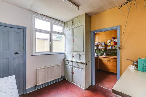 45 Howard Road, Coulsdon, CR5 2EB