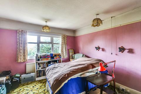 45 Howard Road, Coulsdon, CR5 2EB