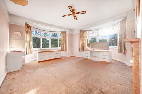 86 Woodcote Grove Road, Coulsdon, CR5 2AE