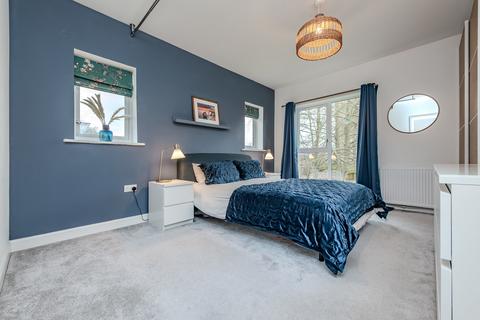 8 Faith Close, Coulsdon, CR5 3GZ