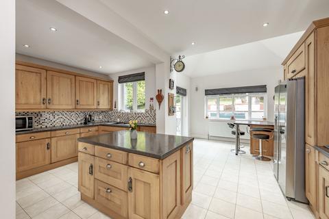 6 Winifred Road, Coulsdon, CR5 3JA