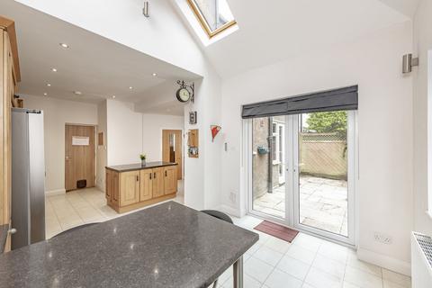 6 Winifred Road, Coulsdon, CR5 3JA