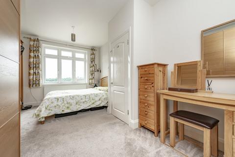 6 Winifred Road, Coulsdon, CR5 3JA