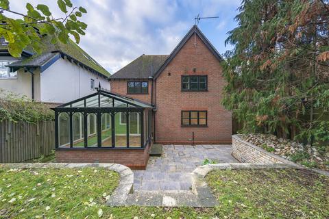 7 Milestone Drive, Purley, CR8 4HN