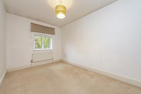7 Milestone Drive, Purley, CR8 4HN