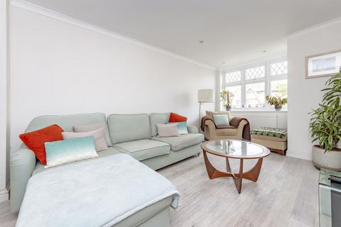 37 Thornton Crescent, Coulsdon, CR5 1LG