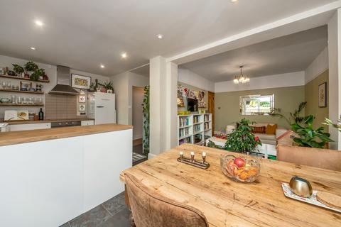 436 Chipstead Valley Road, Coulsdon, CR5 3BJ