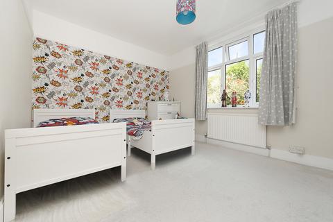 60 Nutfield Road, Coulsdon, CR5 3JN