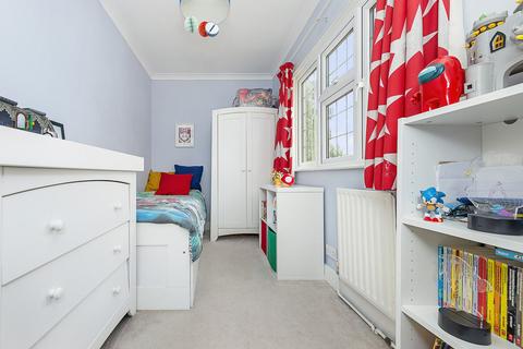 60 Nutfield Road, Coulsdon, CR5 3JN