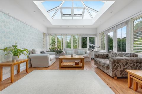 9 Warwick Road, Coulsdon, CR5 2EF