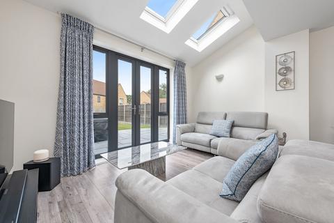 2 Bennett Close, Coulsdon, CR5 3JU