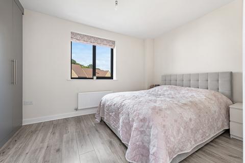 2 Bennett Close, Coulsdon, CR5 3JU