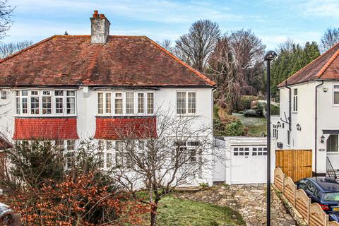 68 Bramley Avenue, Coulsdon, CR5 2DQ