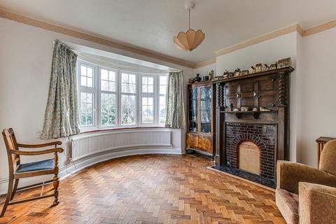 68 Bramley Avenue, Coulsdon, CR5 2DQ