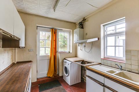 68 Bramley Avenue, Coulsdon, CR5 2DQ