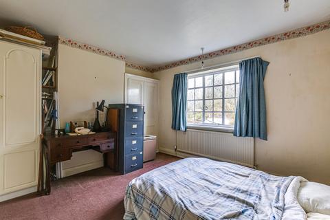 68 Bramley Avenue, Coulsdon, CR5 2DQ