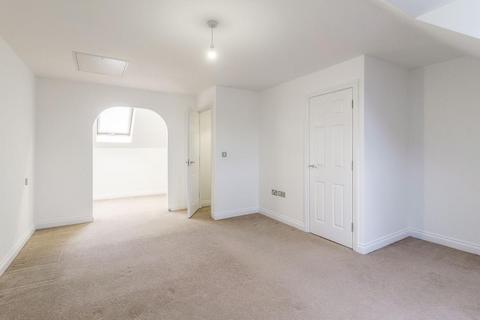 4 bedroom semi-detached house for sale, Desborough, Northants NN14