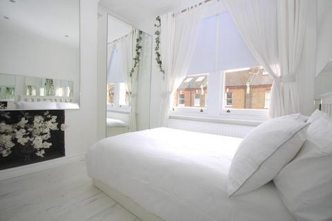3 bedroom flat to rent, London W9