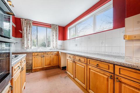 30 Briton Crescent, South Croydon, CR2 0JF