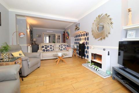 7 Hillview Crescent, Luton, LU2 7AA