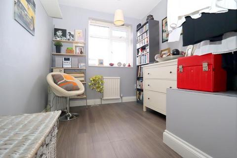 7 Hillview Crescent, Luton, LU2 7AA