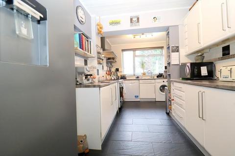 7 Hillview Crescent, Luton, LU2 7AA