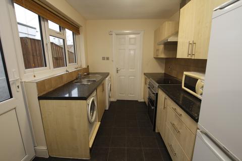 2 bedroom terraced house to rent, Westcott Place, Town Centre, Swindon, SN1