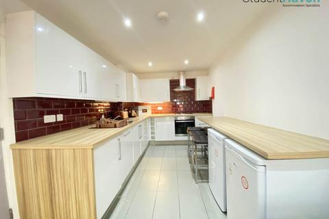 6 bedroom house to rent, Newsome, Hudderfield HD4