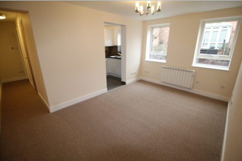 2 bedroom flat to rent - Flat 2, Churchill House, CV32 5HG