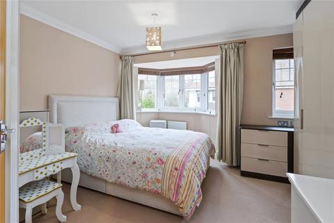 45 Soprano Way, Esher, KT10 0DG