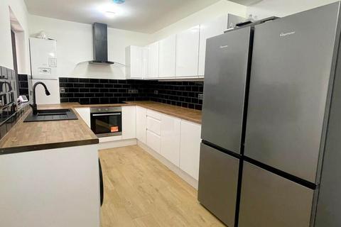 6 bedroom terraced house to rent, Holt Road, Liverpool