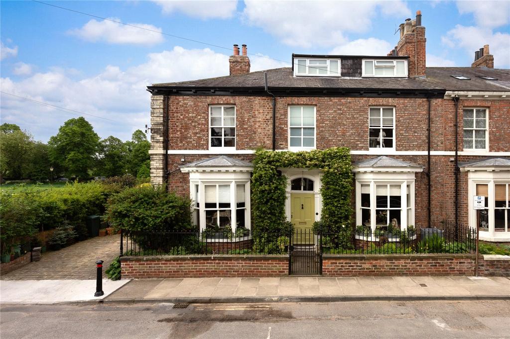 East Mount Road, York, YO24 4 bed end of terrace house for sale £