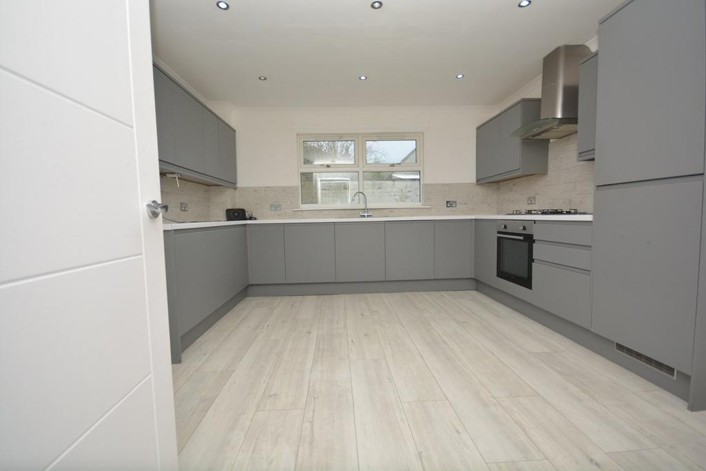 Castleview Avenue, Galston, KA4 3 bed detached house for sale £175,000