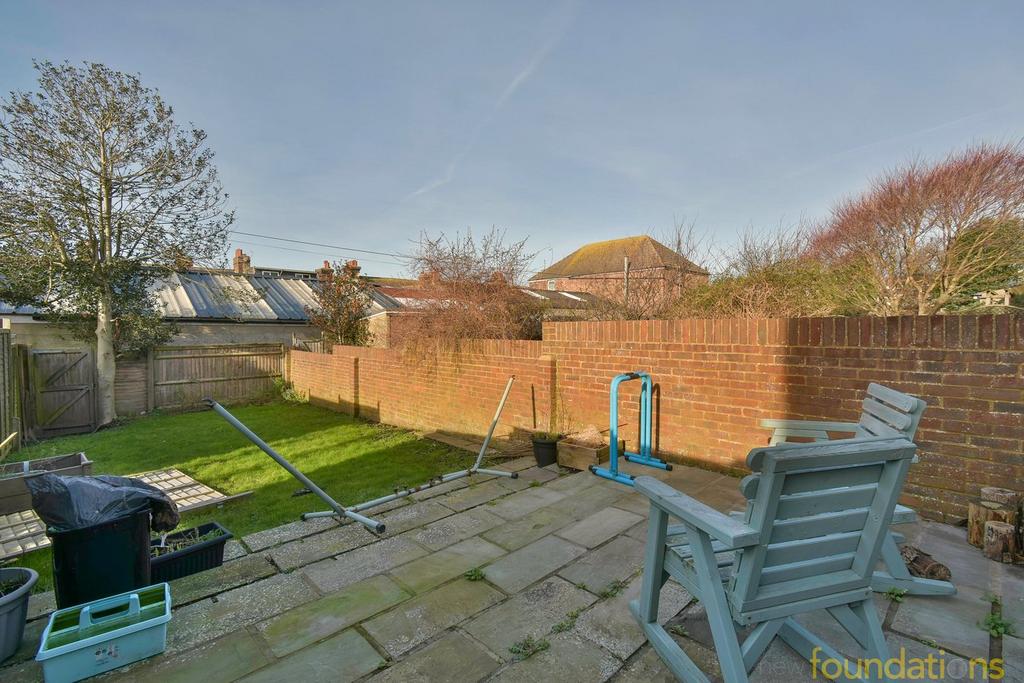 Windsor Road, BexhillonSea, TN39 2 bed terraced house for sale £285,000
