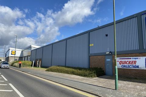 Industrial unit to rent, Brighton Road, Shoreham-By-Sea BN43