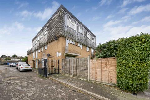 223 Dedworth Road, Windsor, SL4 4JW
