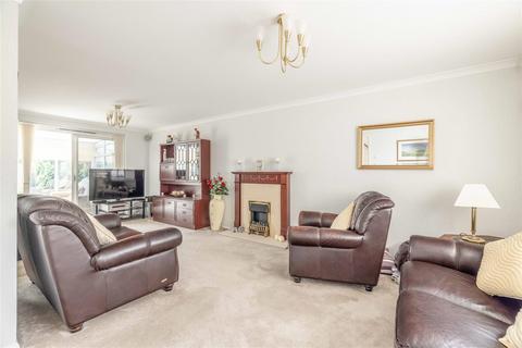 3 Holly Crescent, Windsor, SL4 5SL