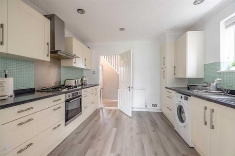 9 Abbots Walk, Windsor, SL4 4EA