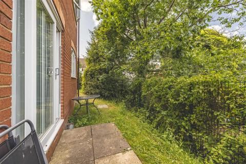 15, Cleves Court Firs Avenue, Windsor, SL4 4EF