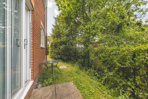 15, Cleves Court Firs Avenue, Windsor, SL4 4EF