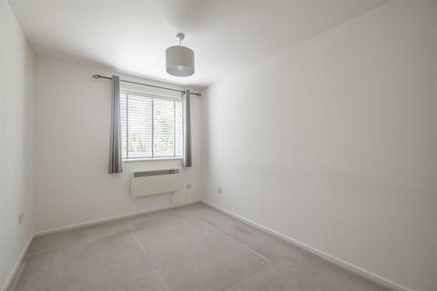 15, Cleves Court Firs Avenue, Windsor, SL4 4EF