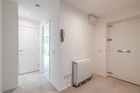 15, Cleves Court Firs Avenue, Windsor, SL4 4EF