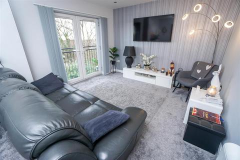 2 bedroom apartment for sale, Thurlwood Croft, Bolton BL5