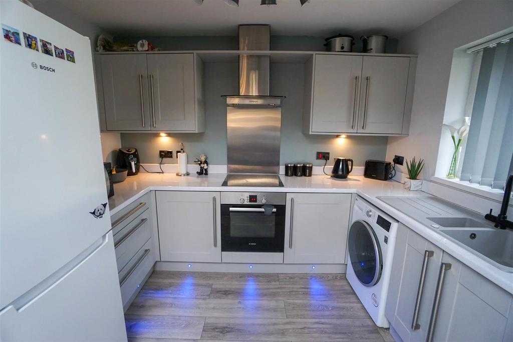 KITCHEN (1 of 1).jpg