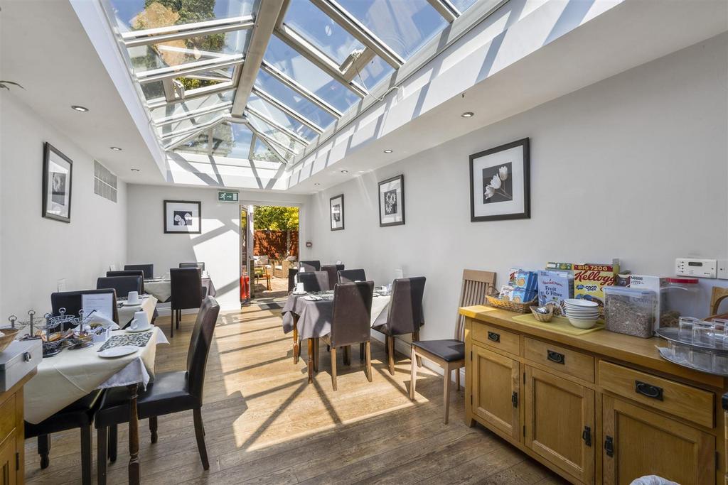 Nonsuch Park Hotel 303172 04.jpg