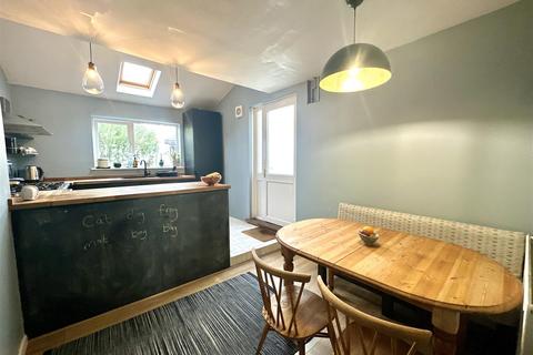 135 Porthkerry Road, Barry, CF62 7EQ