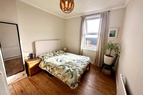 135 Porthkerry Road, Barry, CF62 7EQ