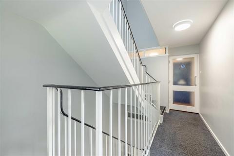 Flat 15, Deacon Court Dedworth Road, Windsor, SL4 4LW