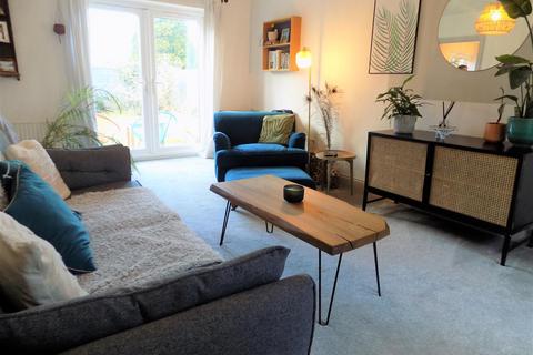 22 Walnut Road, Bottesford, Nottingham, NG13 0AY